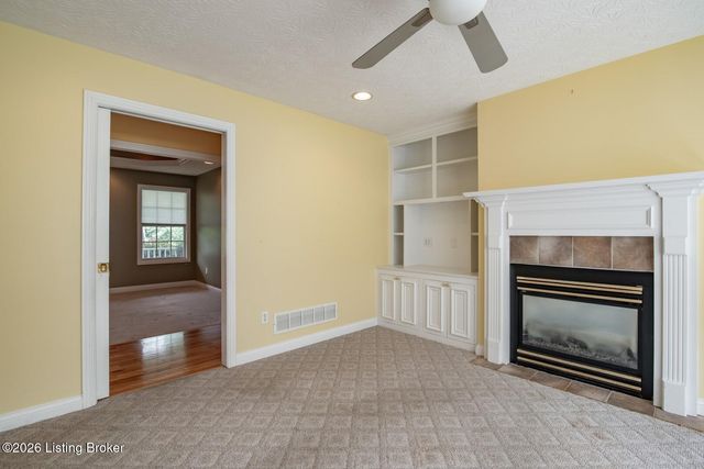 419 Deer Lake Rd, Elizabethtown, KY 42701