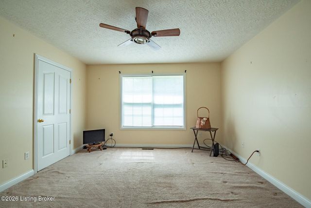 419 Deer Lake Rd, Elizabethtown, KY 42701