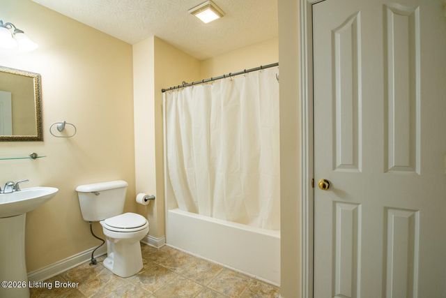 419 Deer Lake Rd, Elizabethtown, KY 42701