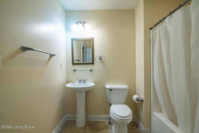419 Deer Lake Rd, Elizabethtown, KY 42701