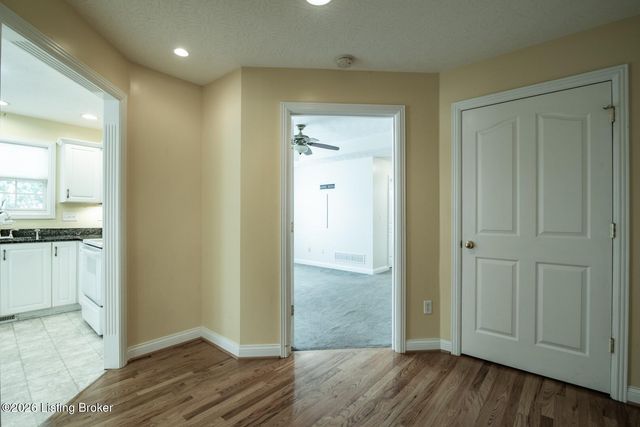 419 Deer Lake Rd, Elizabethtown, KY 42701
