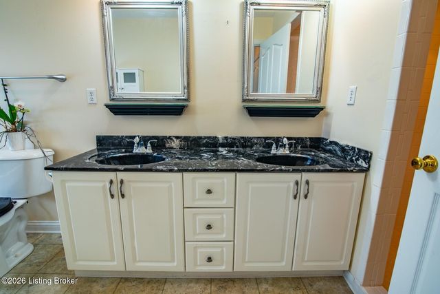 419 Deer Lake Rd, Elizabethtown, KY 42701