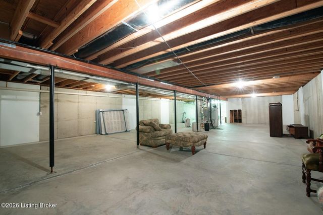 419 Deer Lake Rd, Elizabethtown, KY 42701