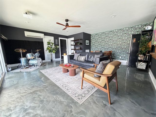 1300 Brushy Bend DR, Round Rock, TX 78681