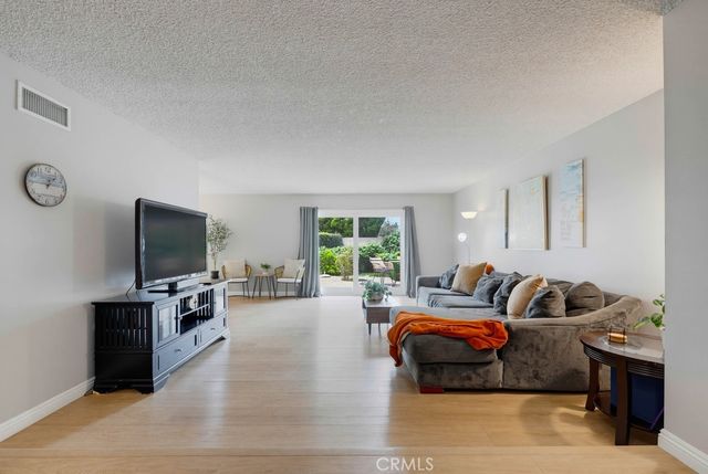 11389 Providencia, Cypress, CA 90630