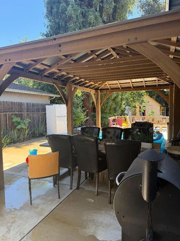 7020 Bridgeport Circle, Stockton, CA 95207