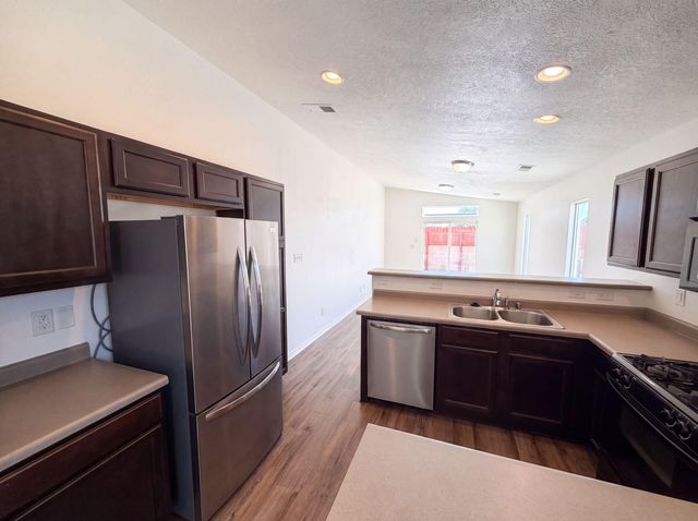 2834 Baco Noir Drive SW, Albuquerque, NM 87121