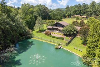 20 Spring Lake Drive, Mills River, NC 28759