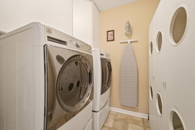 302 E 130th Lane, Crown Point, IN 46307