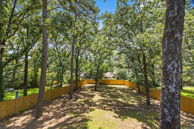 10 Athena Court, Little Rock, AR 72227