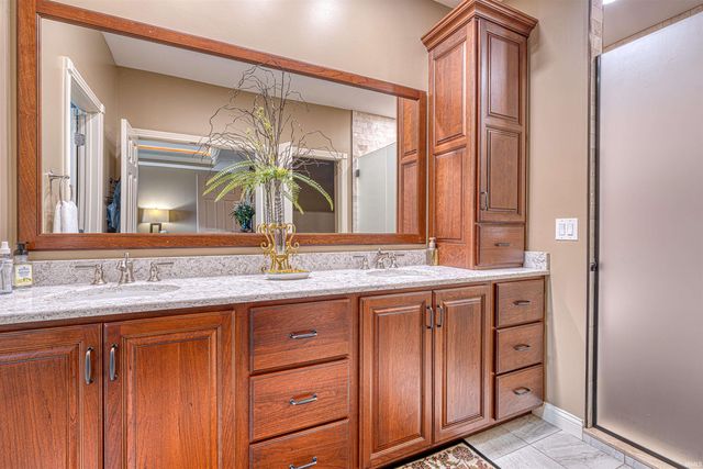 9049 Halston Circle, Newburgh, IN 47630