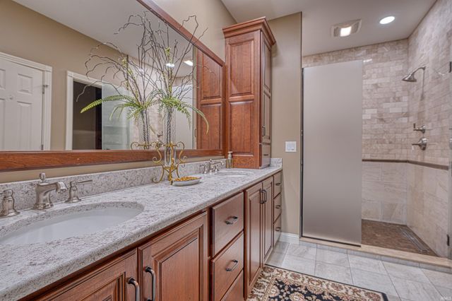 9049 Halston Circle, Newburgh, IN 47630