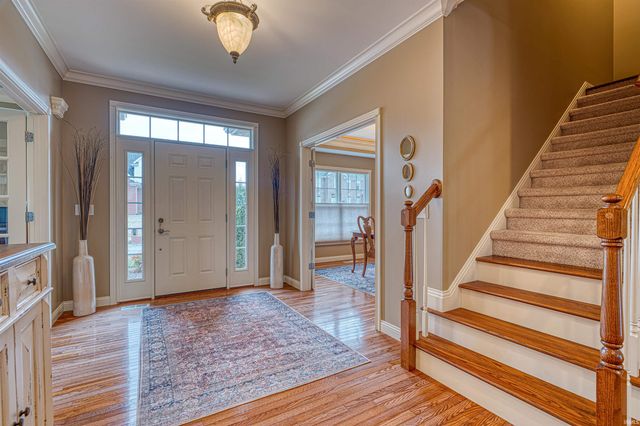 9049 Halston Circle, Newburgh, IN 47630