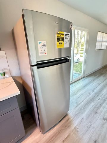 210 N Mattson Street, West Columbia, TX 77486