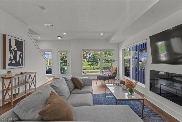 1248 W 58th Street 22, Cleveland, OH 44102