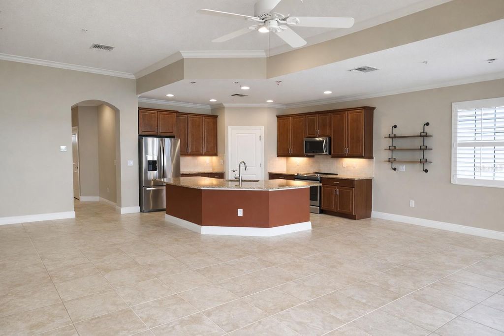 Image 11 of property listing at 1268 RIVERSCAPE STREET C, Bradenton, FL 34208