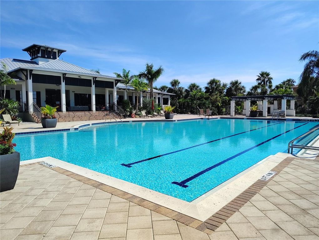 Image 36 of property listing at 1268 RIVERSCAPE STREET C, Bradenton, FL 34208