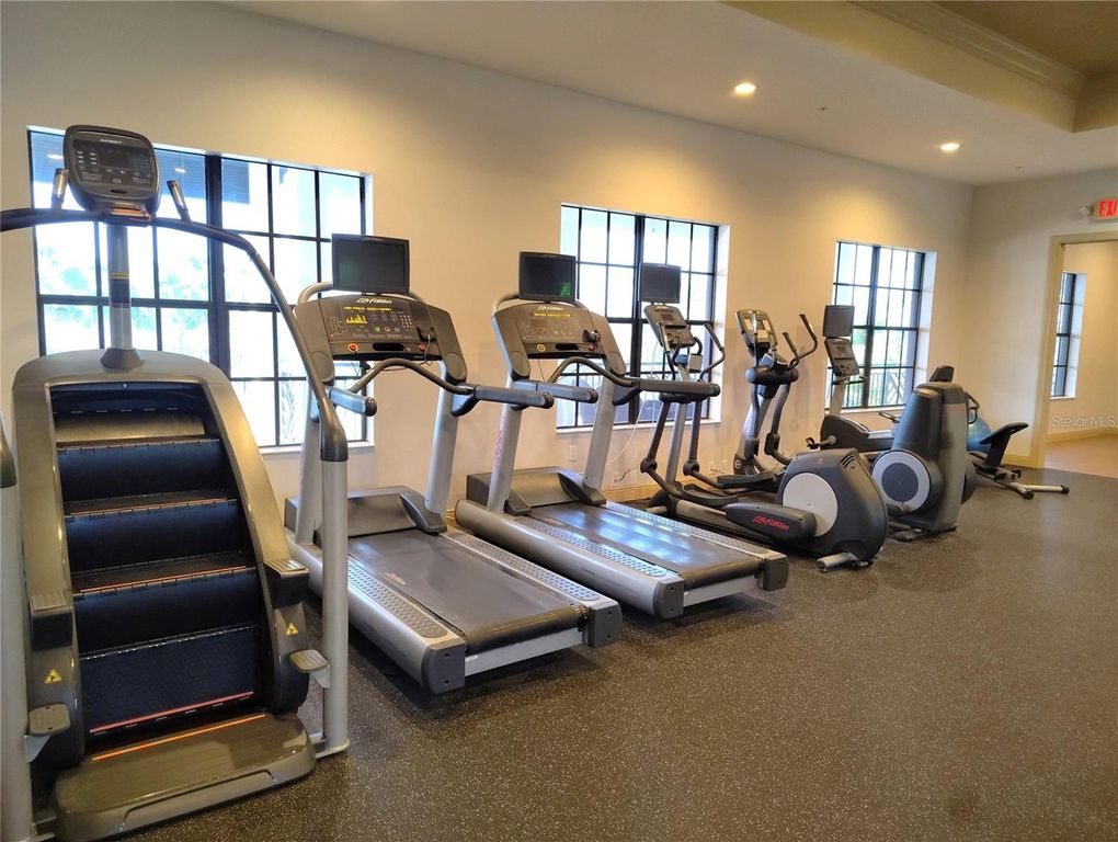 Image 40 of property listing at 1268 RIVERSCAPE STREET C, Bradenton, FL 34208