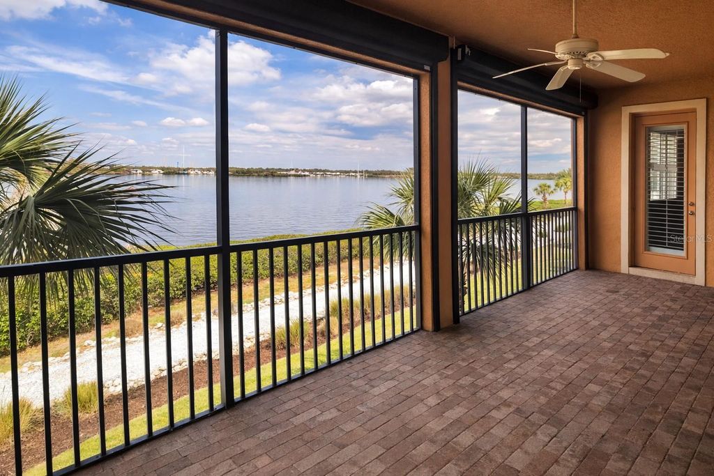 Image 5 of property listing at 1268 RIVERSCAPE STREET C, Bradenton, FL 34208