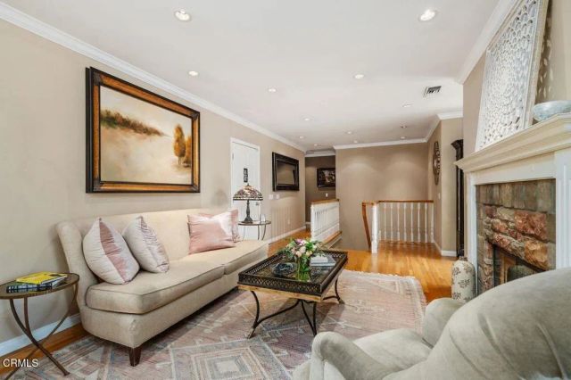 210 Mero Lane, La Canada Flintridge, CA 91011
