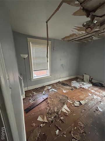 4210 Holly Avenue, St Louis, MO 63115