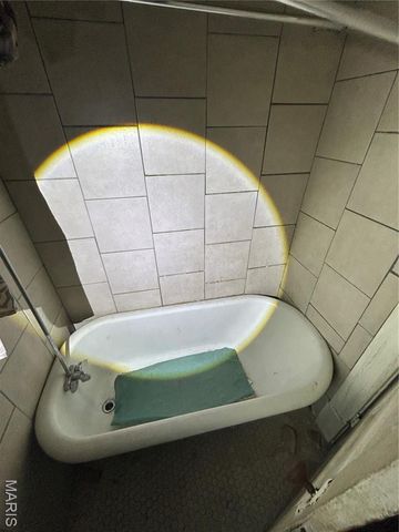 4210 Holly Avenue, St Louis, MO 63115