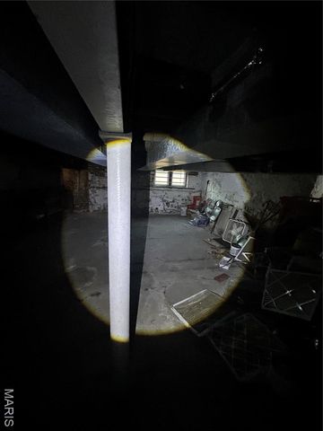 4210 Holly Avenue, St Louis, MO 63115