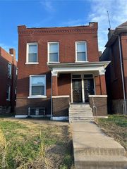 4210 Holly Avenue, St Louis, MO 63115