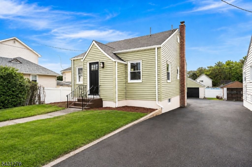 11 Dunkerly St, Totowa Boro, NJ 07512 — exterior