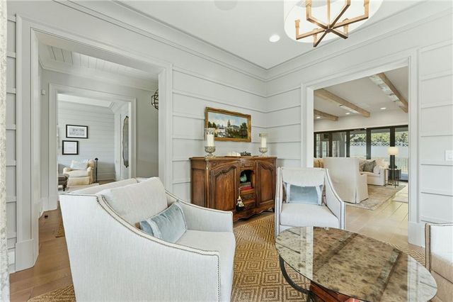 4384 Powers Ferry Road NW, Atlanta, GA 30327
