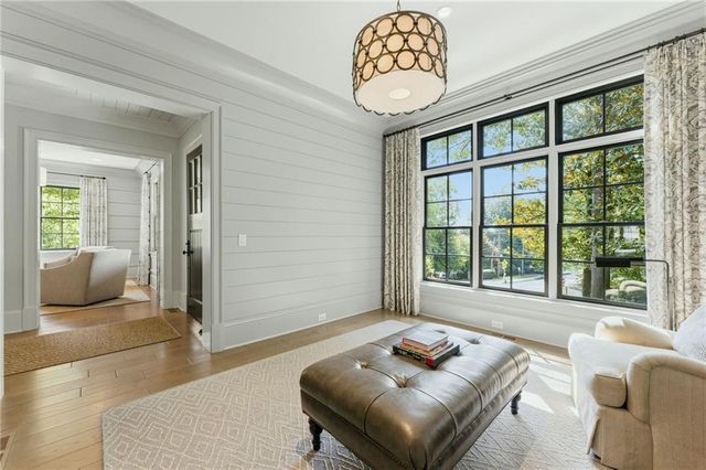 4384 Powers Ferry Road NW, Atlanta, GA 30327