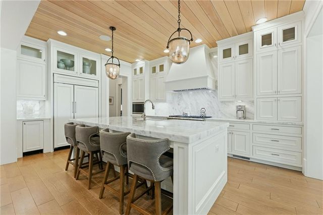 4384 Powers Ferry Road NW, Atlanta, GA 30327