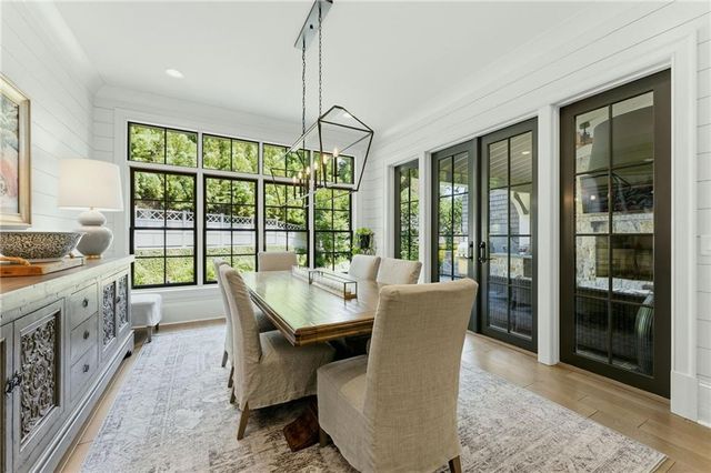 4384 Powers Ferry Road NW, Atlanta, GA 30327