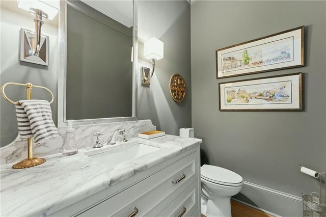 4384 Powers Ferry Road NW, Atlanta, GA 30327