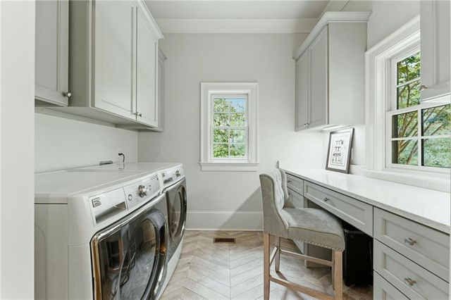 4384 Powers Ferry Road NW, Atlanta, GA 30327