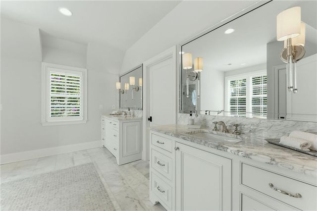 4384 Powers Ferry Road NW, Atlanta, GA 30327
