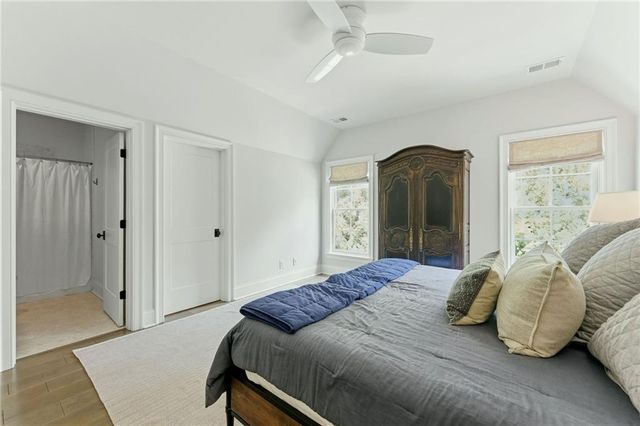 4384 Powers Ferry Road NW, Atlanta, GA 30327