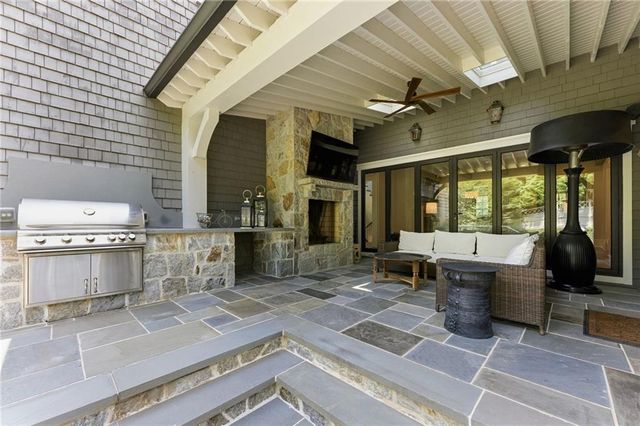 4384 Powers Ferry Road NW, Atlanta, GA 30327