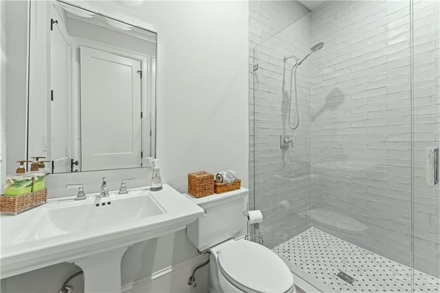 4384 Powers Ferry Road NW, Atlanta, GA 30327