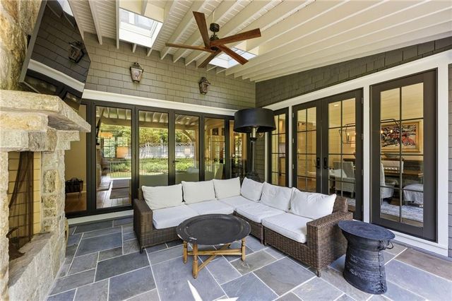 4384 Powers Ferry Road NW, Atlanta, GA 30327