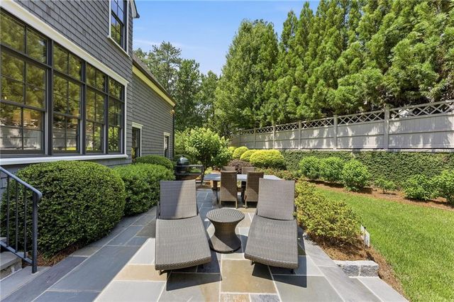 4384 Powers Ferry Road NW, Atlanta, GA 30327