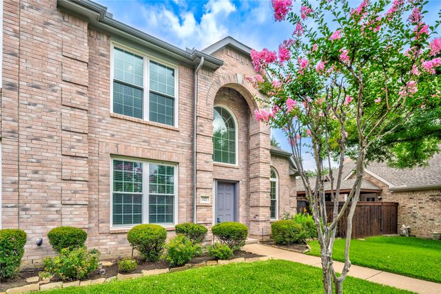 127 Pecan Valley Drive, Irving, TX 75063