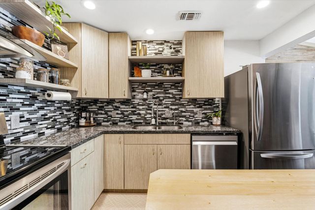 10735 Sterling Wood Way, Rancho Cordova, CA 95670