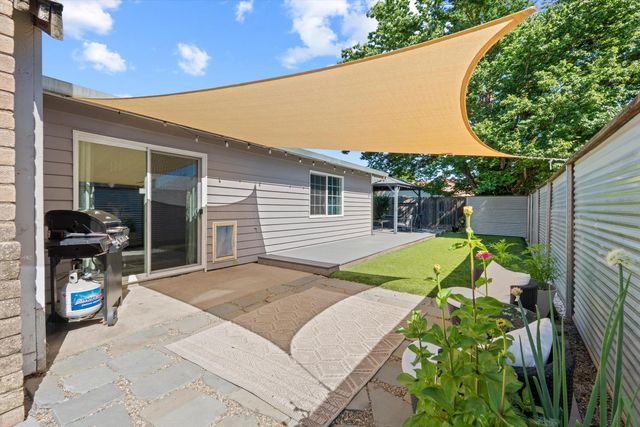 10735 Sterling Wood Way, Rancho Cordova, CA 95670