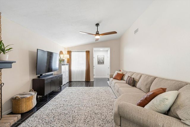 10735 Sterling Wood Way, Rancho Cordova, CA 95670