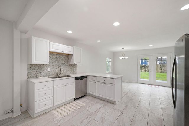 1426 Shawnee Street, Houston, TX 77034