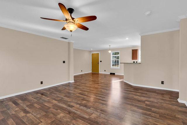 594 Woodholme Dr., Conway, SC 29526