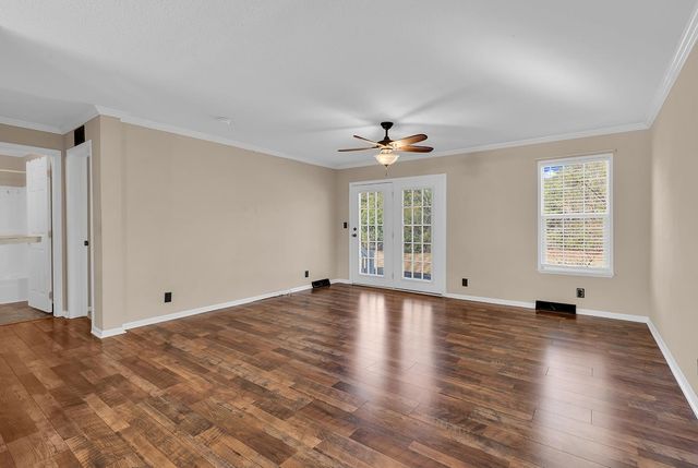 594 Woodholme Dr., Conway, SC 29526