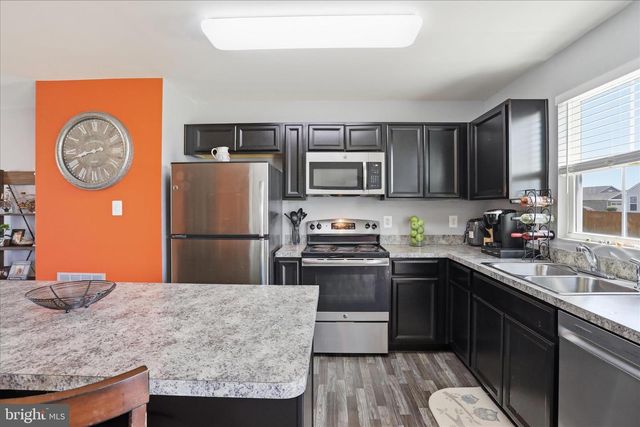 288 ALDERSHOT DR, Martinsburg, WV 25403