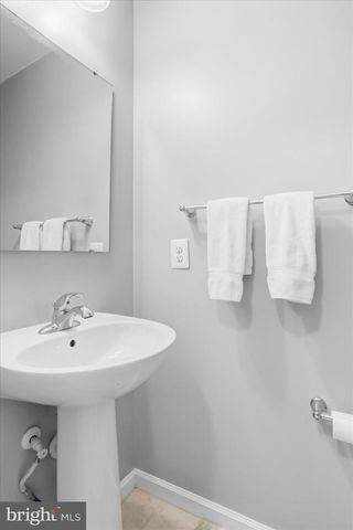 288 ALDERSHOT DR, Martinsburg, WV 25403